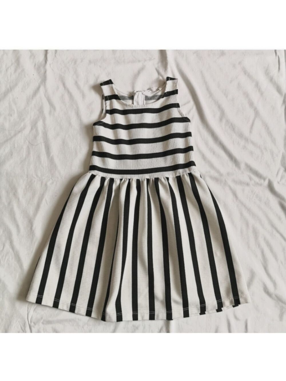 3/ $15 H&M Black and white girl dress